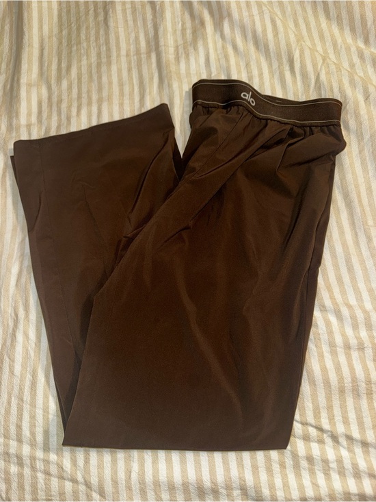 ALO Yoga Pants - Alo women’s Brown Performance Pants in tall
